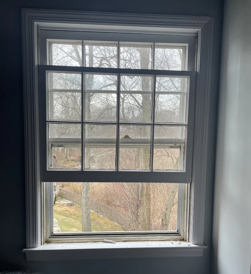 These windows in Fairfield,CT need to be replaced